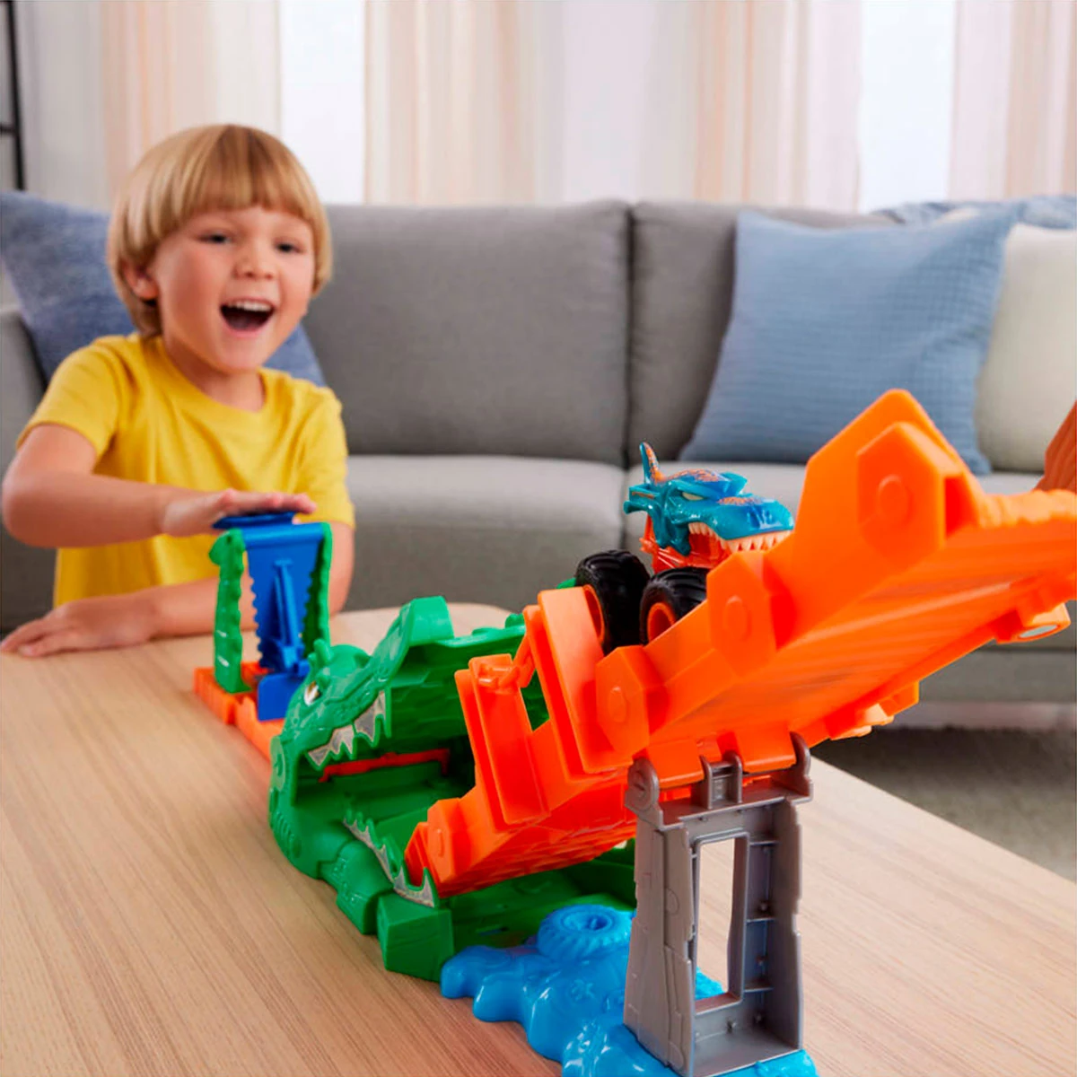 PISTA JUGUETE HOT WHEELS MONSTER TRUCKS DERRIBA AL COCODRILO - 2