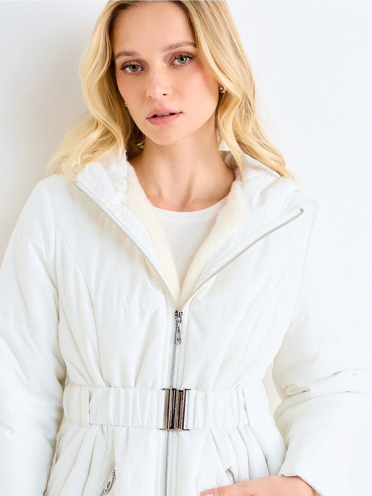 PARKA MUJER ASH CUELLO ALTO MANGA LARGA GORRO - 5