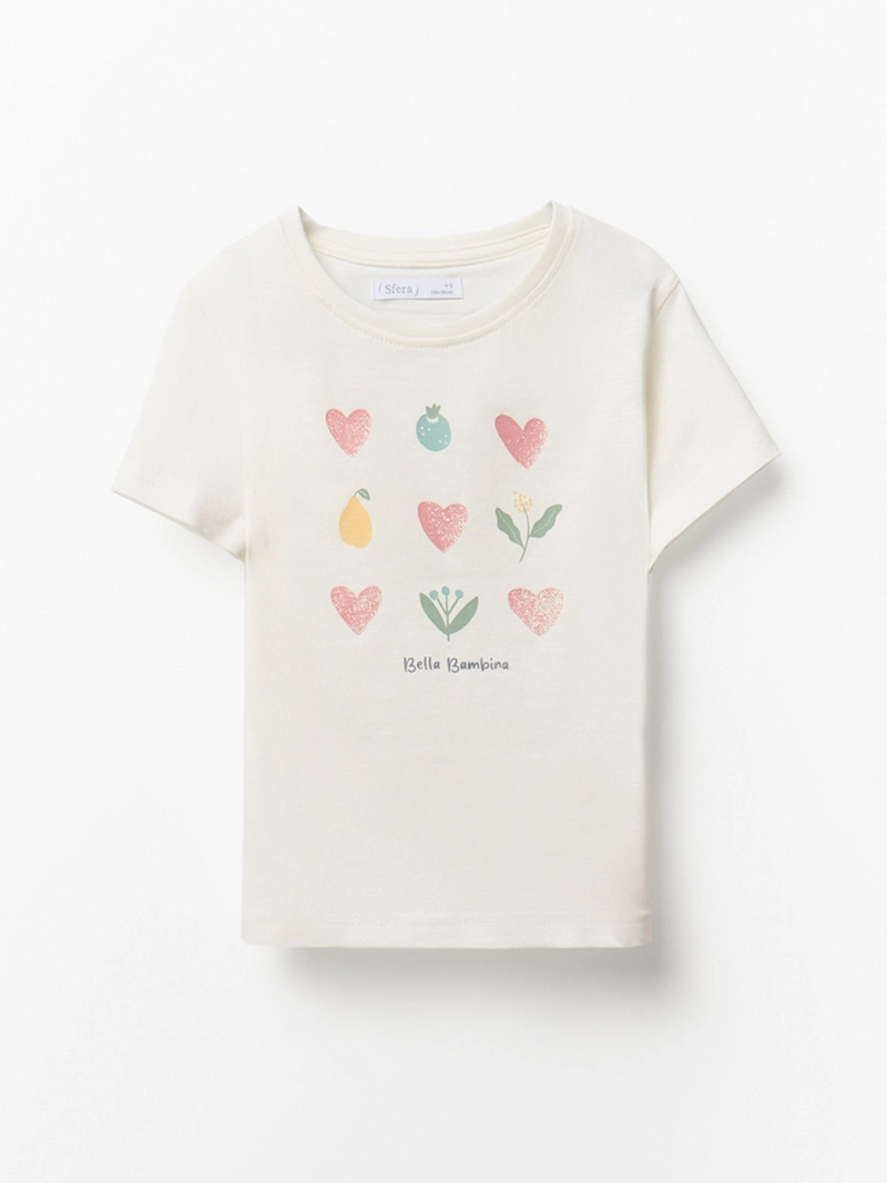 POLERA NIÑA SFERA MANGA CORTA CUELLO REDONDO ESTAMPADO CORAZONES