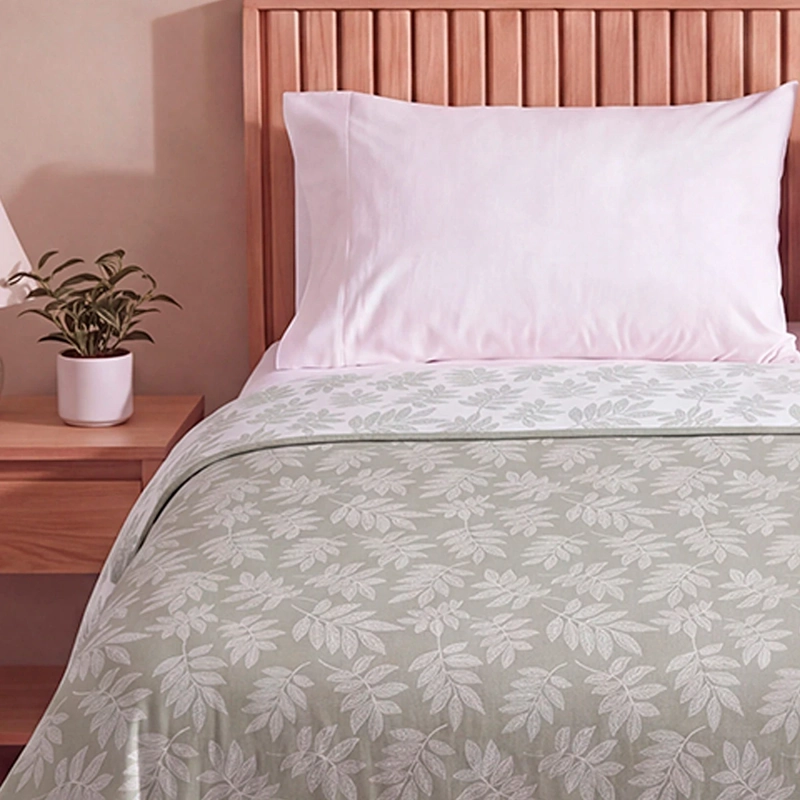 CUBRECAMA RIPLEY HOME JACQUARD 1.5 PLAZAS HOJAS VERDE - 3