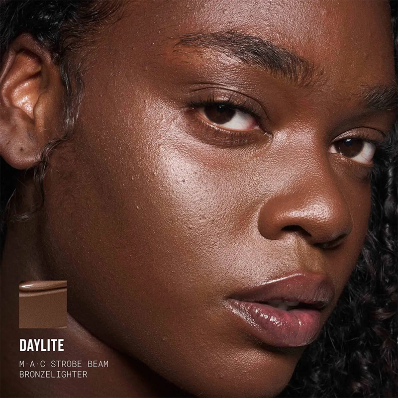 BRONCEADOR LÍQUIDO MAC STROBE BEAM LIQUID BRONZELIGHTER DAYLITE 4,3ML  - 3