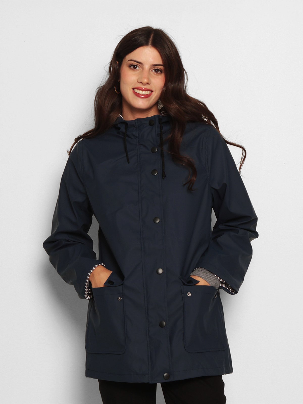 CHAQUETA MUJER WADOS IMPERMEABLE CAPUCHA Y BOLSILLOS