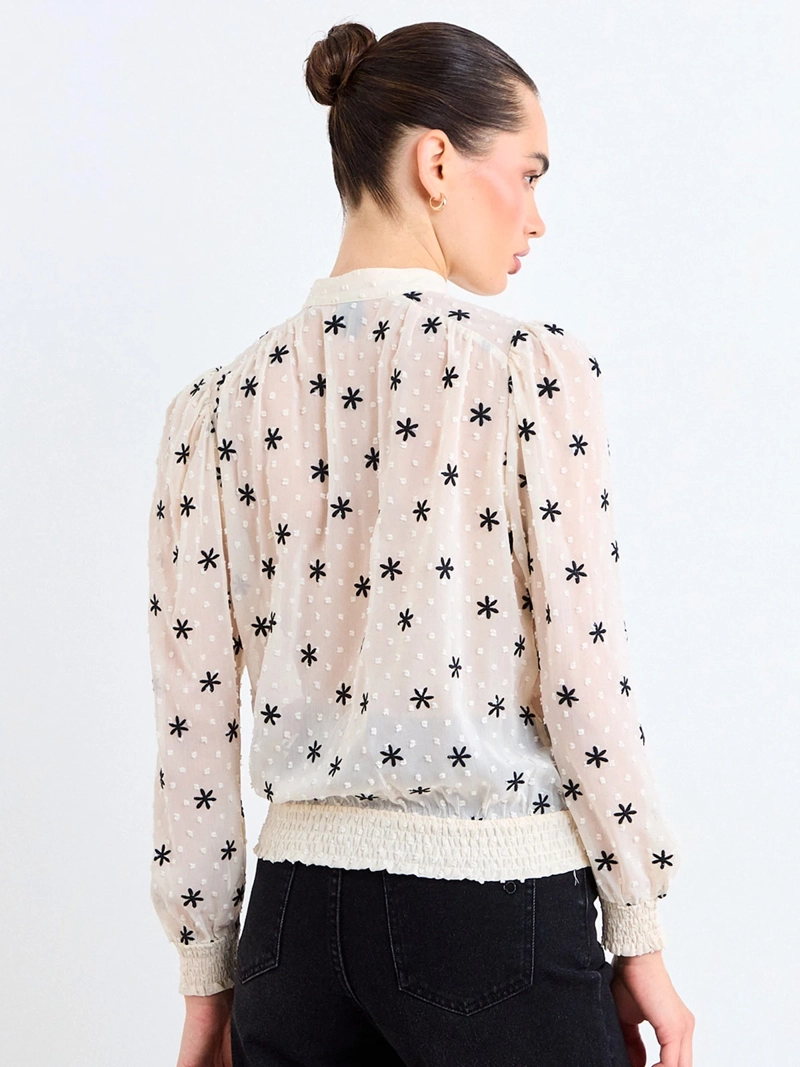 BLUSA MUJER IO BORDADA RUEDO Y PUÑO - 3