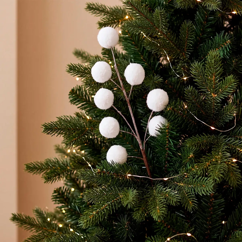 ADORNO NAVIDEÑO RIPLEY HOME NORDIC XMAS POMPONES BRILLO BLANCO - 1