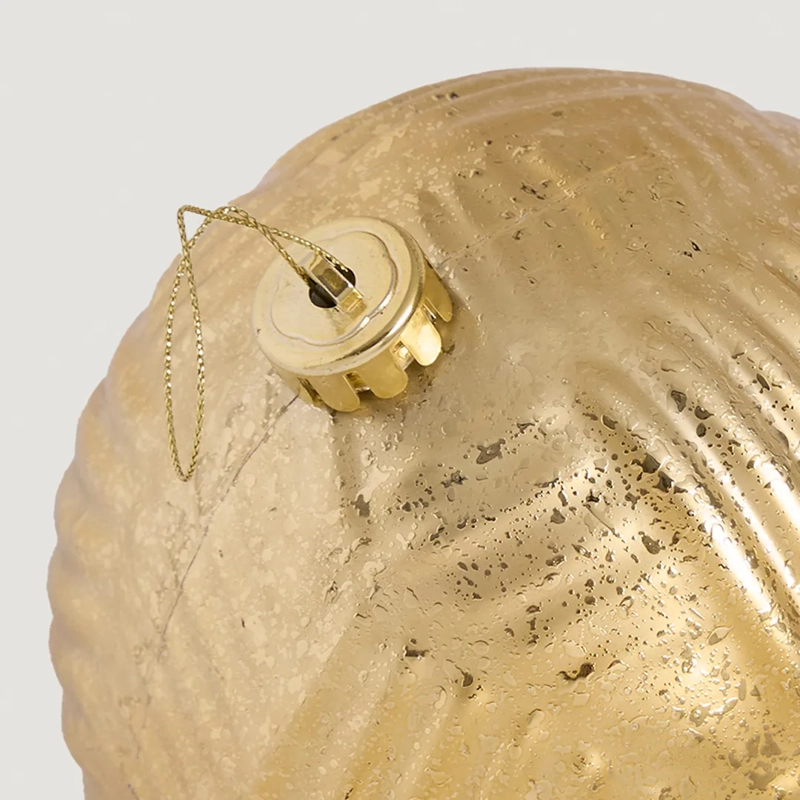 ADORNO NAVIDEÑO RIPLEY HOME ESFERA ACANALADO 15 CM DORADO - 2