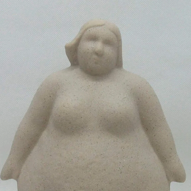 FIGURA DECORATIVA RIPLEY HOME MUJER PARADA - 2