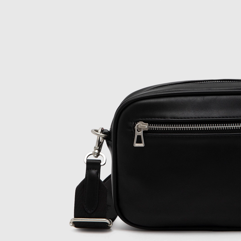 CARTERA DE MANO BUBBA NEGRO SMITH  - 8