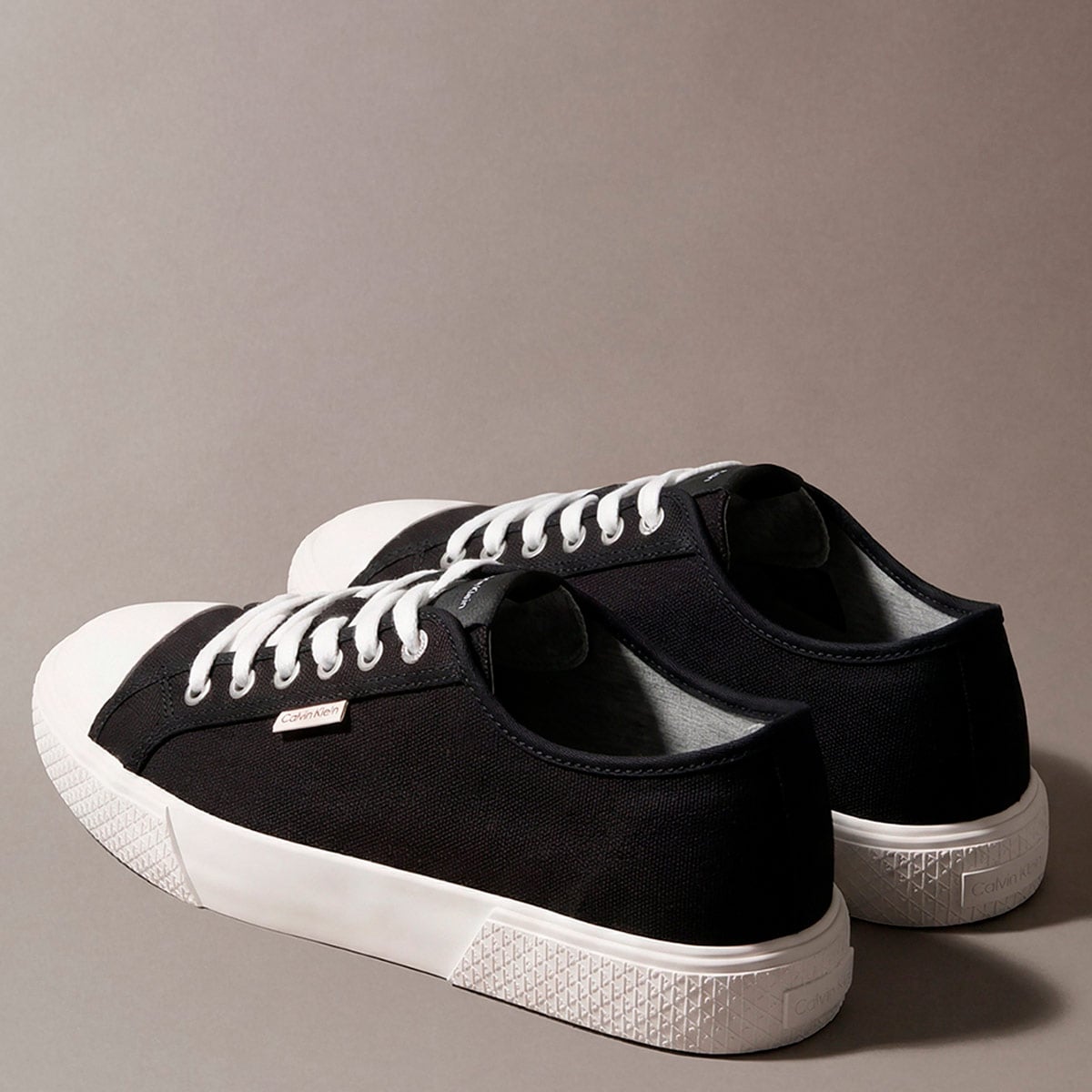 ZAPATILLAS HOMBRE CALVIN KLEIN CASUALES NEGRO HM0HM02121BEH  - 4