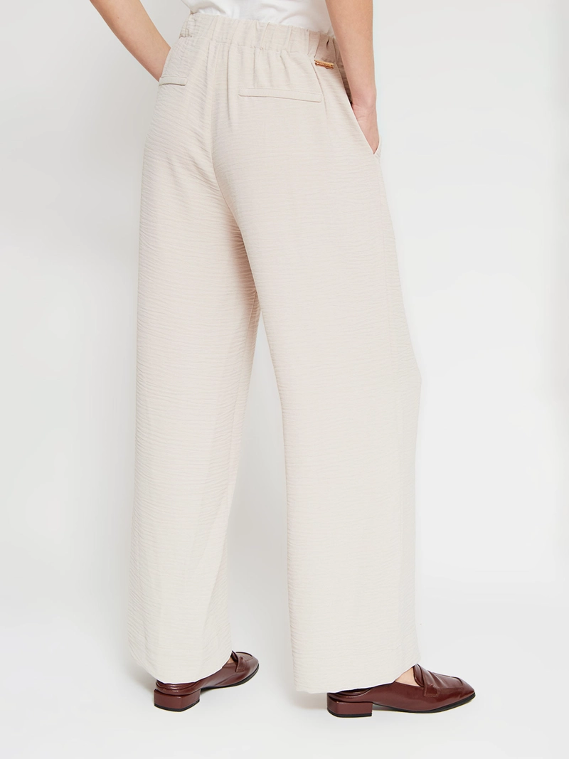 PANTALÓN MUJER CACHAREL FLUIDO Y TEXTURADO - 3