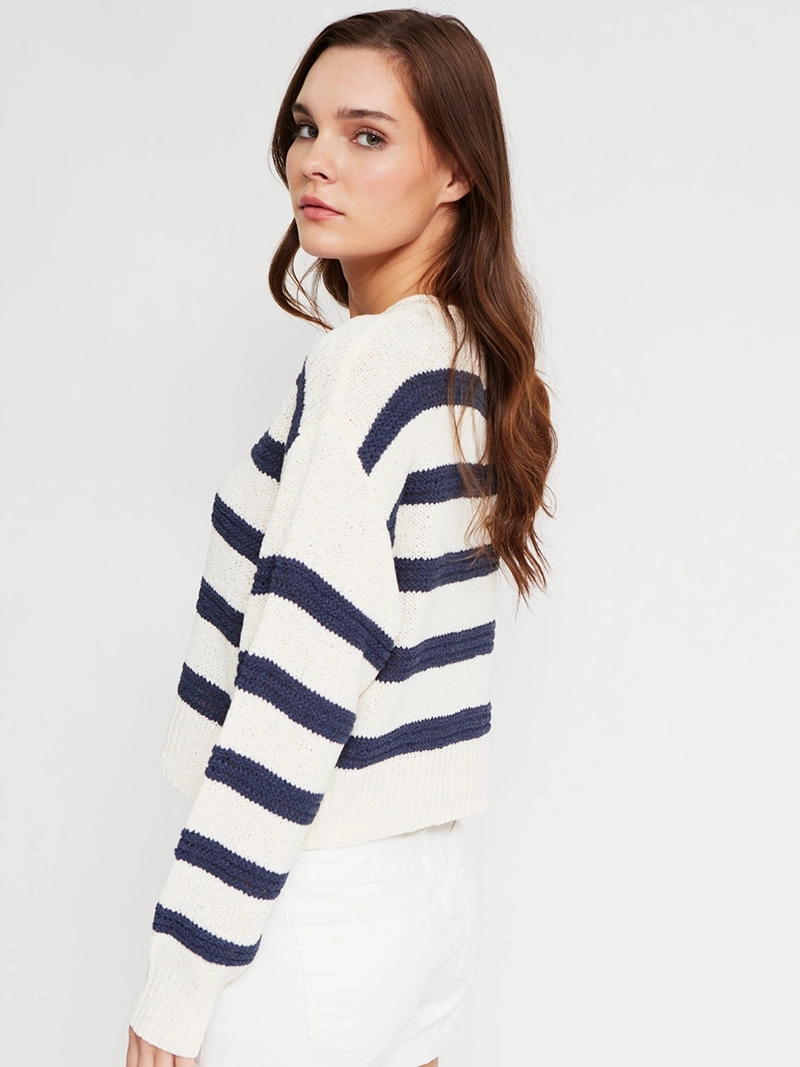 SWEATER MUJER INDEX MANGA LARGA CALADO - 2