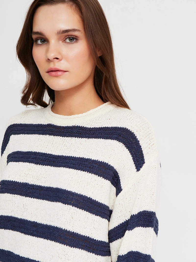SWEATER MUJER INDEX MANGA LARGA CALADO - 3