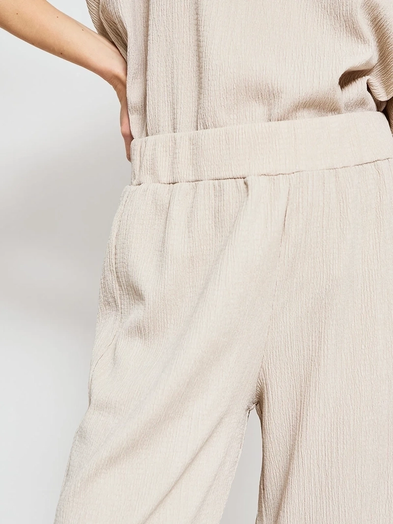 PANTALÓN MUJER AZIZ REGULAR FLUIDO TEXTURADO - 4