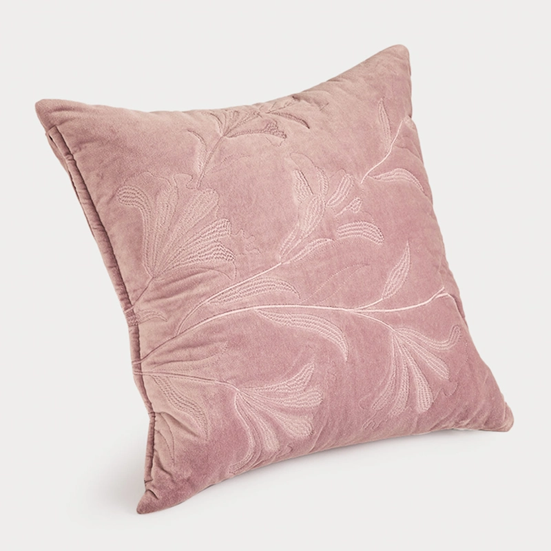 COJÍN THE CLASSIC COLLECTION ROMANTIC VELVET 45X45 CM ROSADO - 2