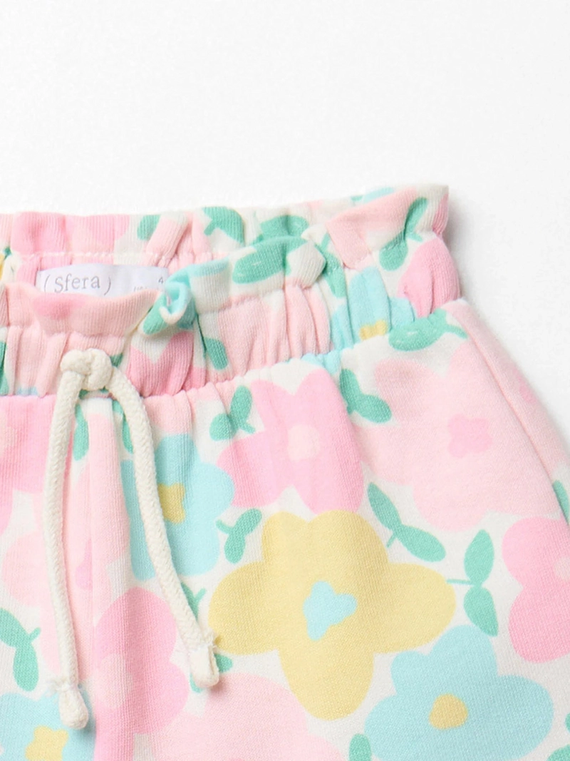 SHORT NIÑA SFERA ESTAMPADO FLORES CORDÓN AJUSTABLE EN LA CINTURA - 2