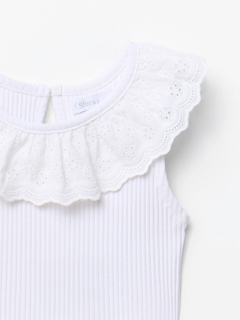 POLERA NIÑA SFERA SIN MANGAS CANAÑE CON CUELLO BORDADO - 3