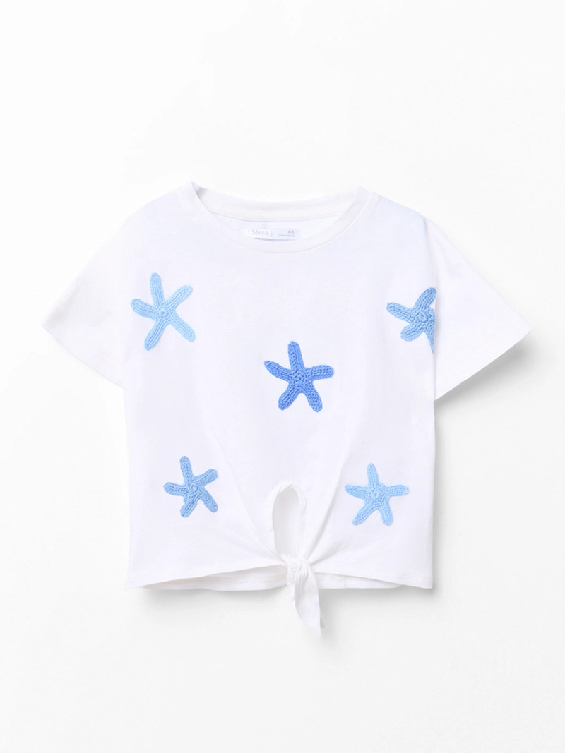 POLERA NIÑA SFERA MANGA CORTA CUELLO REDONDO CON ESTRELLAS EN CROCHET