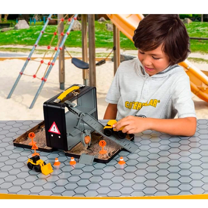 SET DE JUEGO FUNRISE LITTLE MACHINES STORE-N-GO - 2