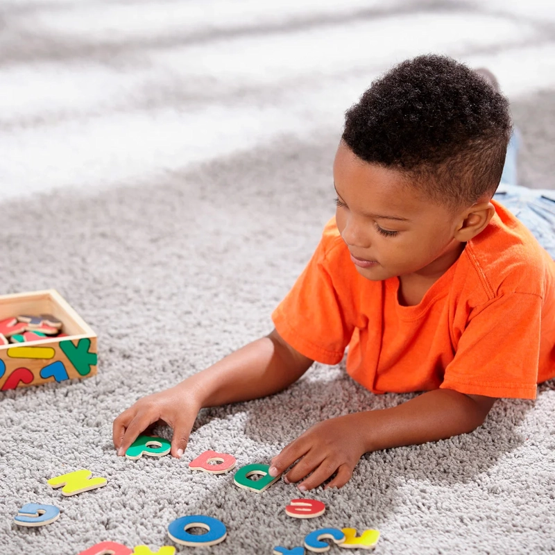 JUGUETE DIDÁCTICO MELISSA & DOUG ALFABETO MAGNÉTICO DE MADERA - 4