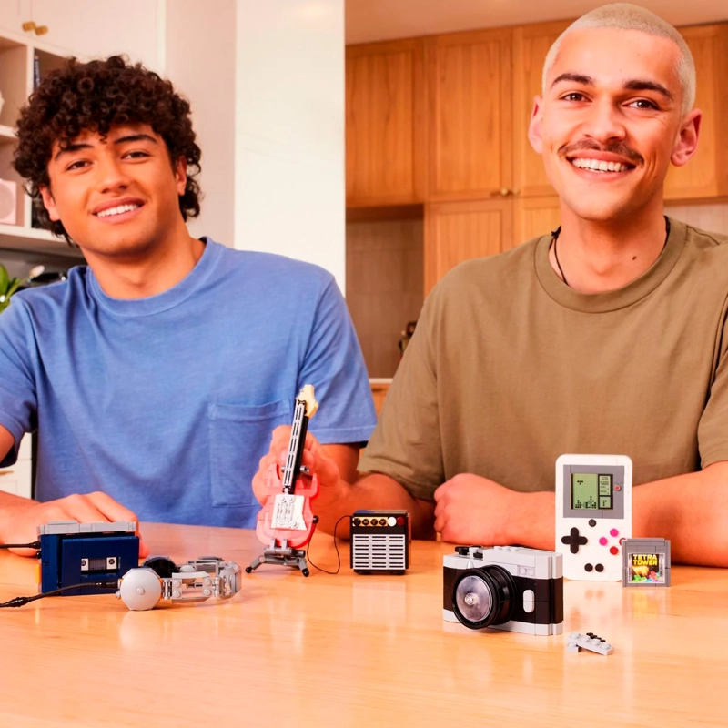 BLOQUES DE CONSTRUCCIÓN MAX RETRO SERIE 2 - CON DIFERENTES MODELOS DE PIEZAS - 8