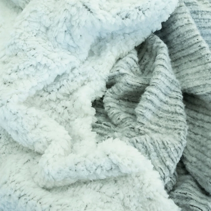 FRAZADA DORAL FLUFFLY SHERPA KING CELESTE - 3