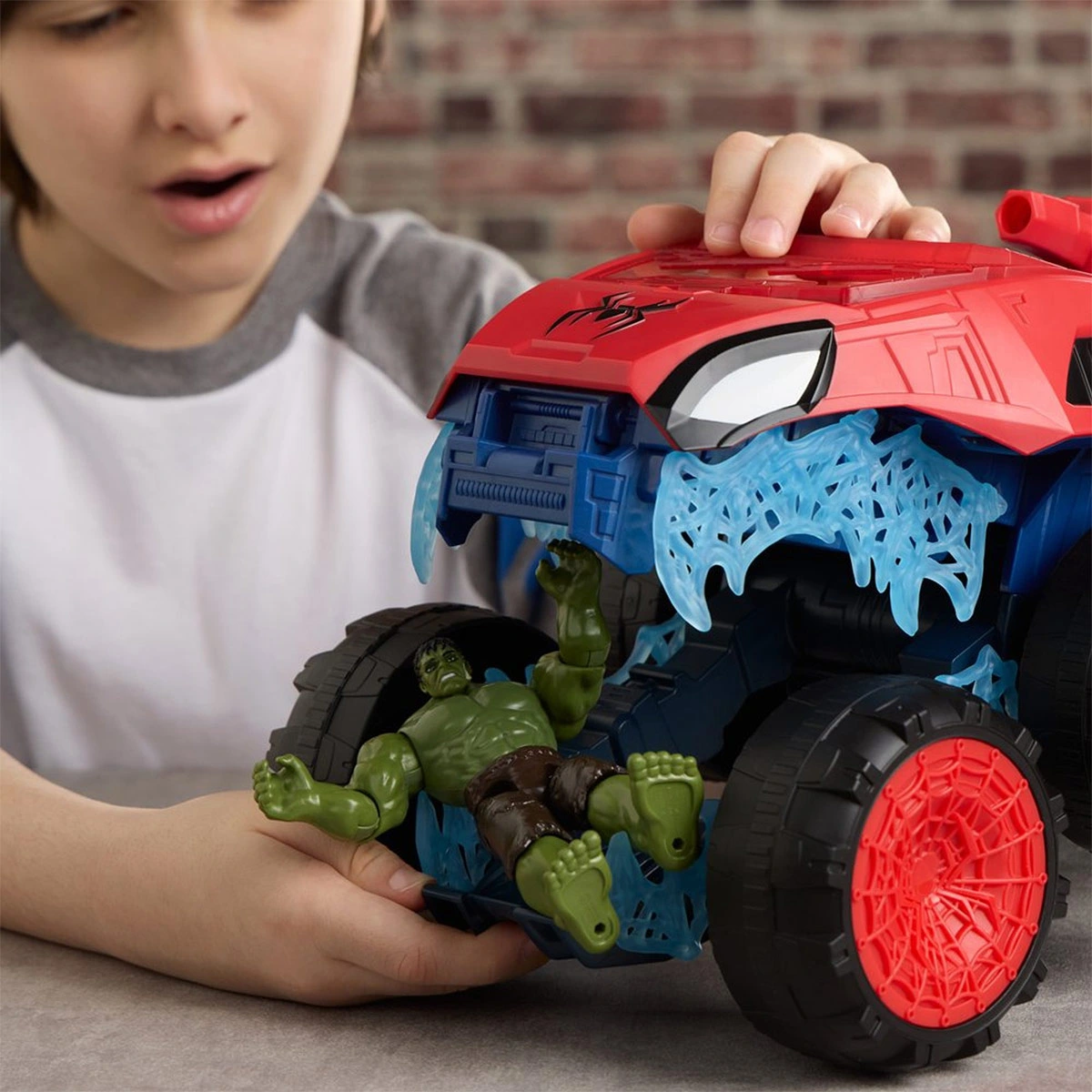 SET DE VEHÍCULO SPIDERMAN BRAND NEW DAY SUPER TANQUE MORDEDOR 2 EN 1 - 12
