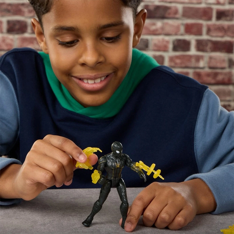 FIGURA DE ACCIÓN SPIDERMAN ACTIONVERSE LEJOS DE CASA TRAJE NEGRO Y DORADO SPIDERMAN - 7