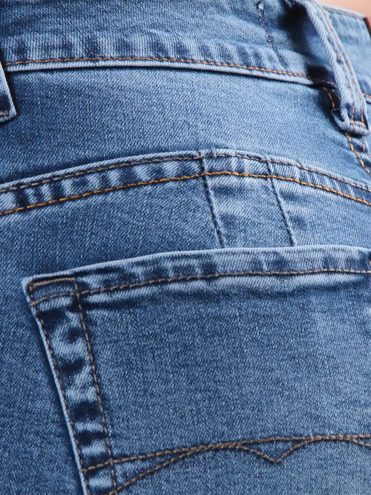 JEANS MUJER WADO'S RECTO TIRO ALTO PUSH UP 1 BOTÓN - 4
