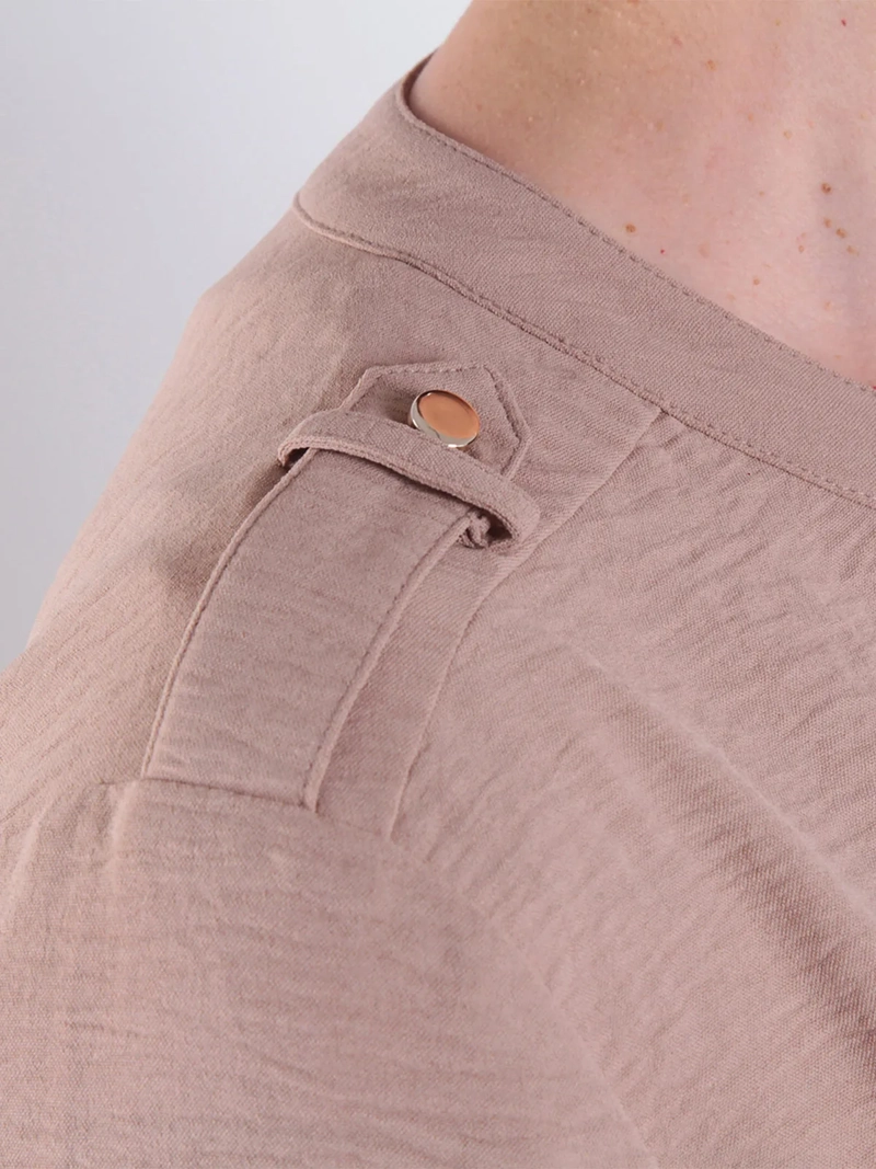 BLUSA MUJER WADO'S MANGA LARGA ABOTONADA CON BOLSILLOS ESCOTE V - 4