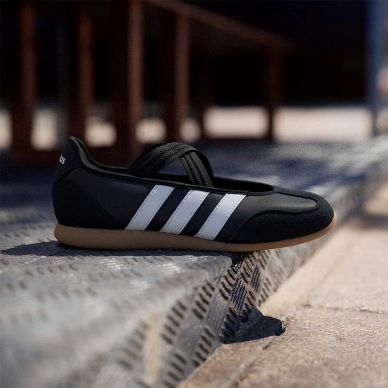 ZAPATILLAS MUJER ADIDAS URBANAS NEGRO BARREDA MARY JANE CUERO - 11