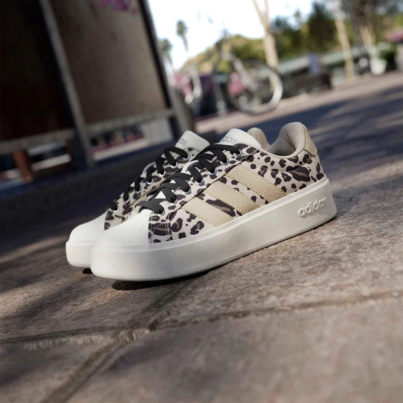 ZAPATILLAS MUJER ADIDAS CASUALES BEIGE STREETTALK BOLD - 12