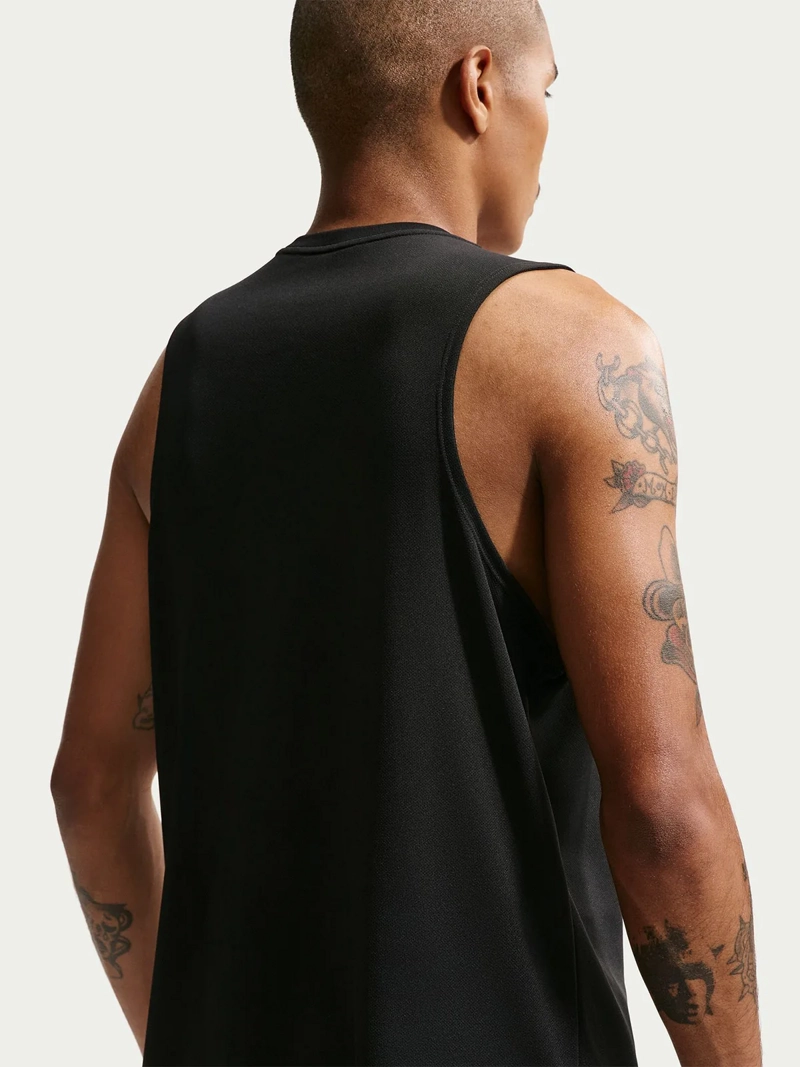 POLERA RUNNING HOMBRE NIKE MILER NEGRO - 2