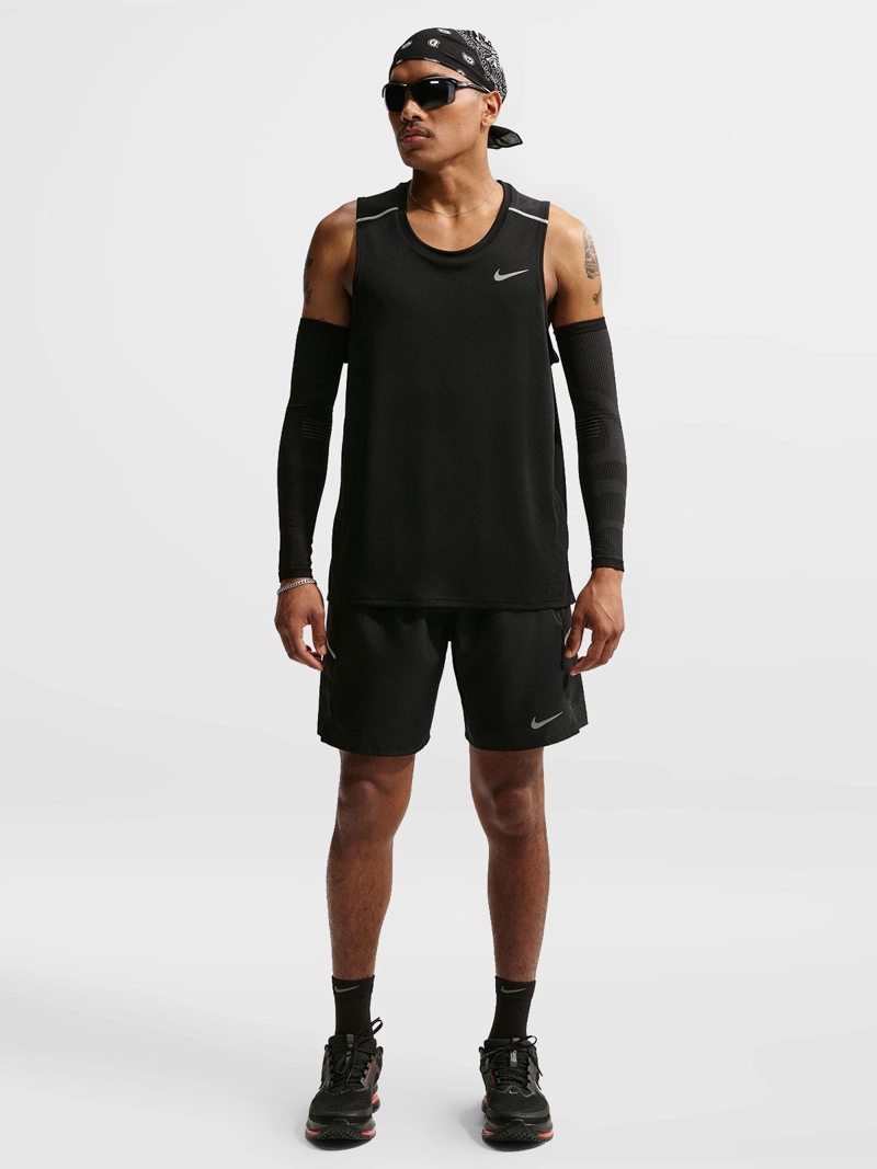 POLERA RUNNING HOMBRE NIKE MILER NEGRO - 4