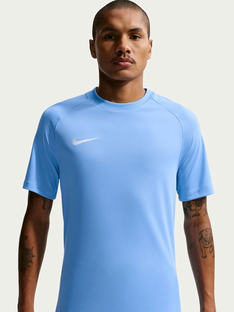POLERA DE FÚTBOL HOMBRE NIKE PARK VIII CELESTE - 1