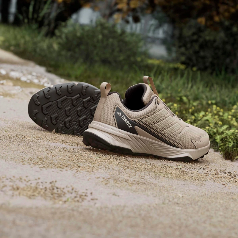 ZAPATILLAS HOMBRE ADIDAS TERREX TREKKING CAFÉ TRACEFINDER - 13