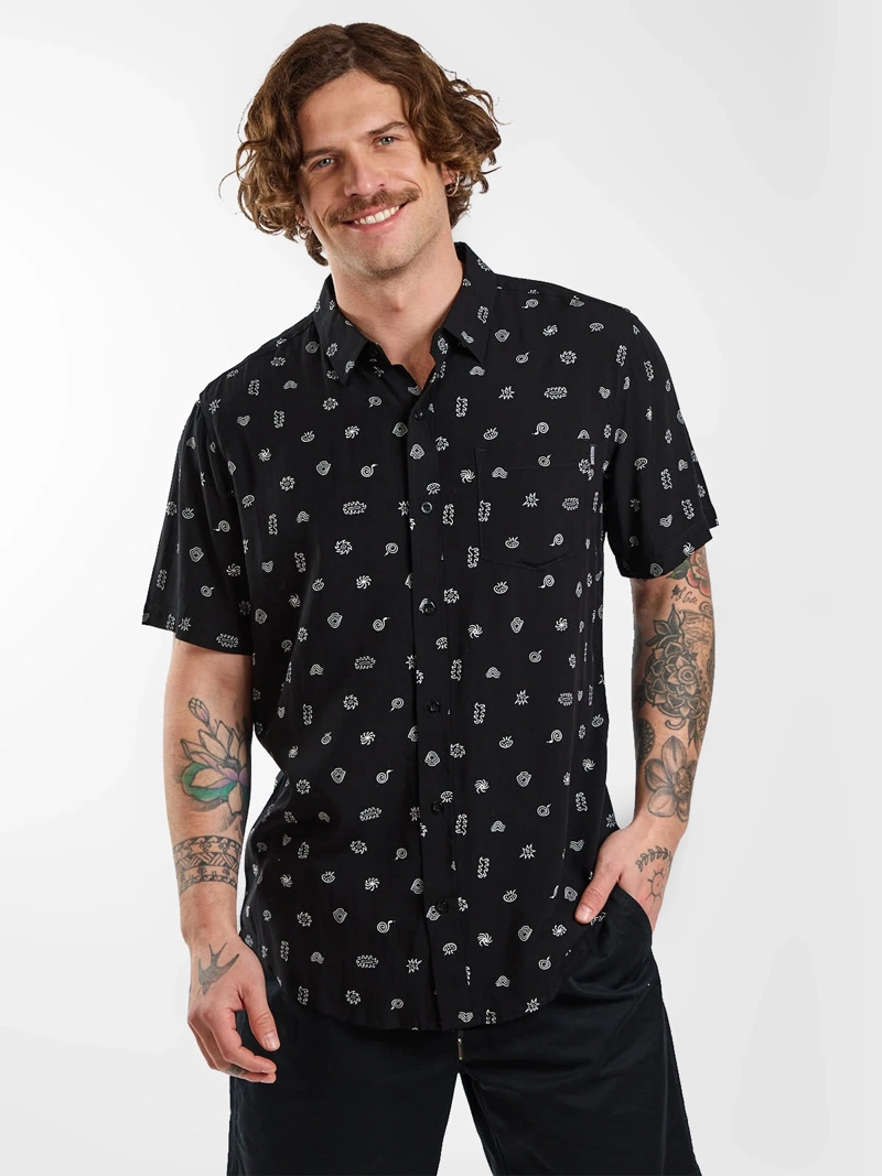 CAMISA HOMBRE MAUI & SONS MANGA CORTA ESTAMPADA - 1