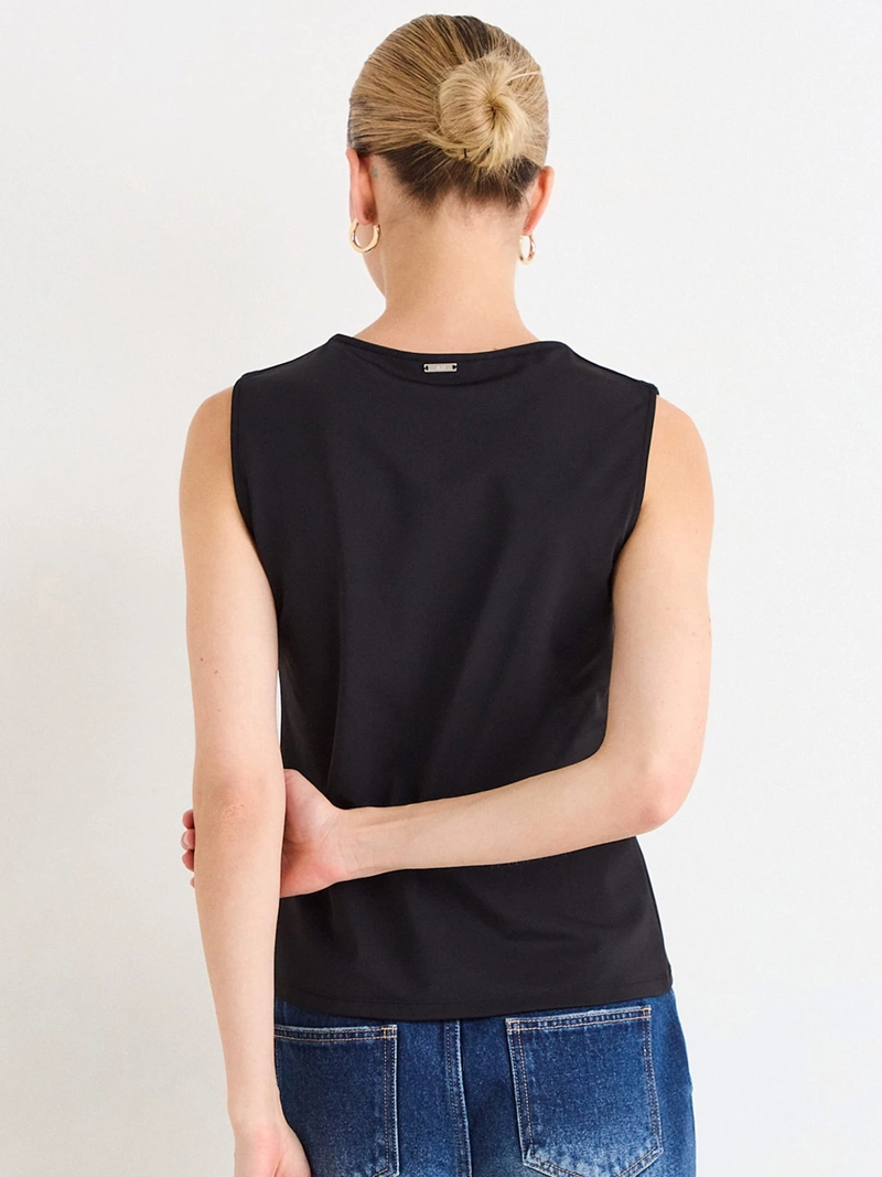 POLERA MUJER ASH ESCOTE EN V SIN MANGAS FRUNCIDO - 2