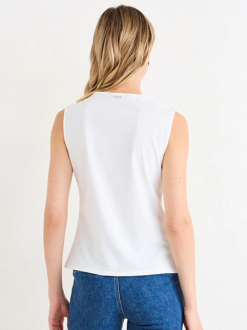POLERA MUJER ASH ESCOTE EN V SIN MANGAS FRUNCIDO - 2