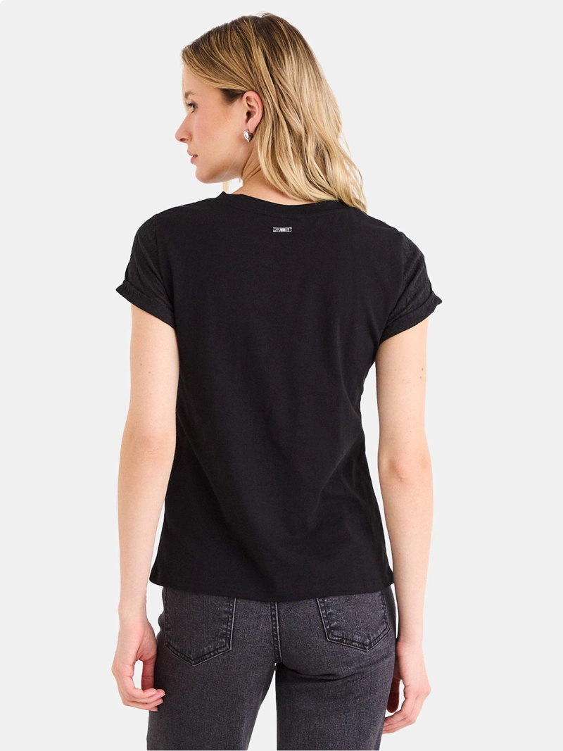 POLERA MUJER ASH MANGA CORTA ESCOTE REDONDO TEXTURA FLORAL - 2