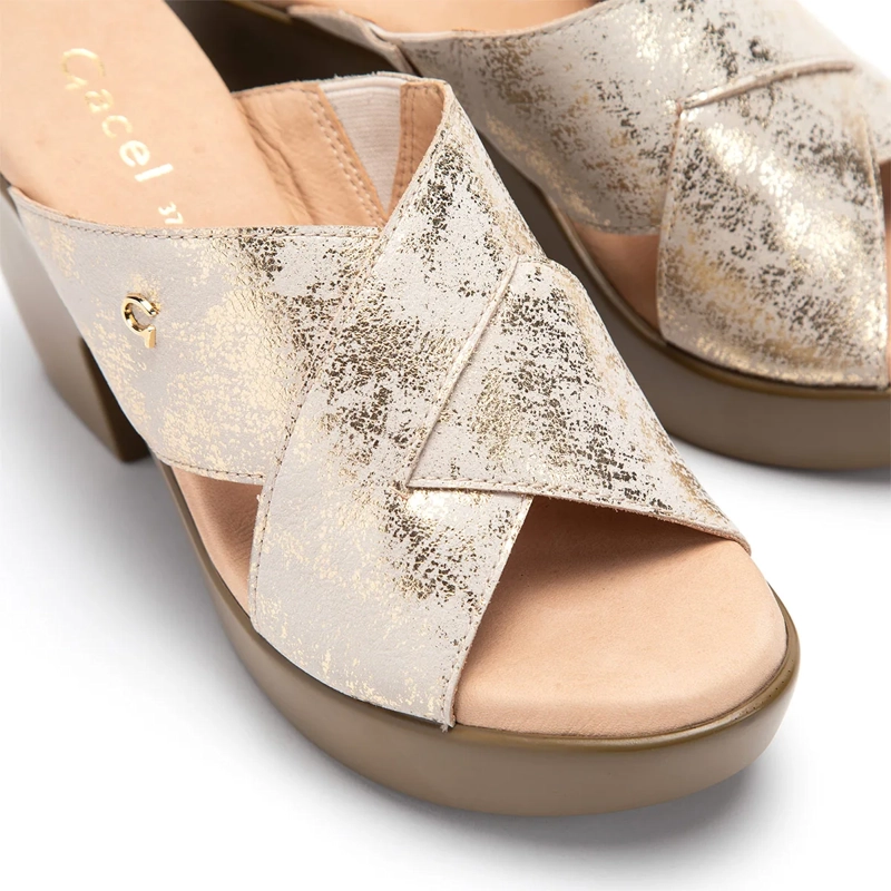 SANDALIAS MUJER GACEL DORADO DALIA CUERO - 5