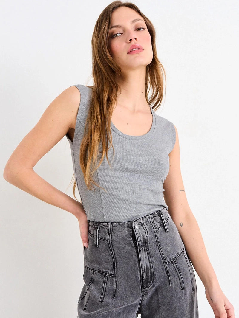 POLERA MUJER IO ALGODÓN RIB BÁSICA CORTE PRINCESA - 2