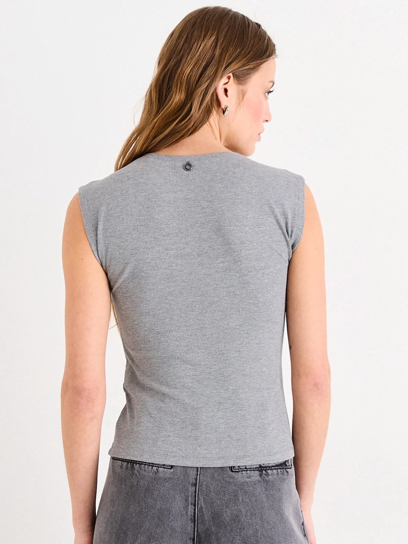 POLERA MUJER IO ALGODÓN RIB BÁSICA CORTE PRINCESA - 3