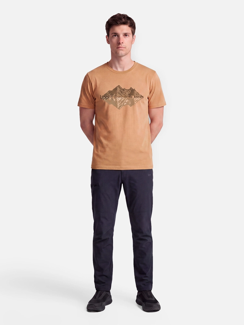 POLERA HOMBRE LIPPI ULMO FRONT PRINT CAMEL