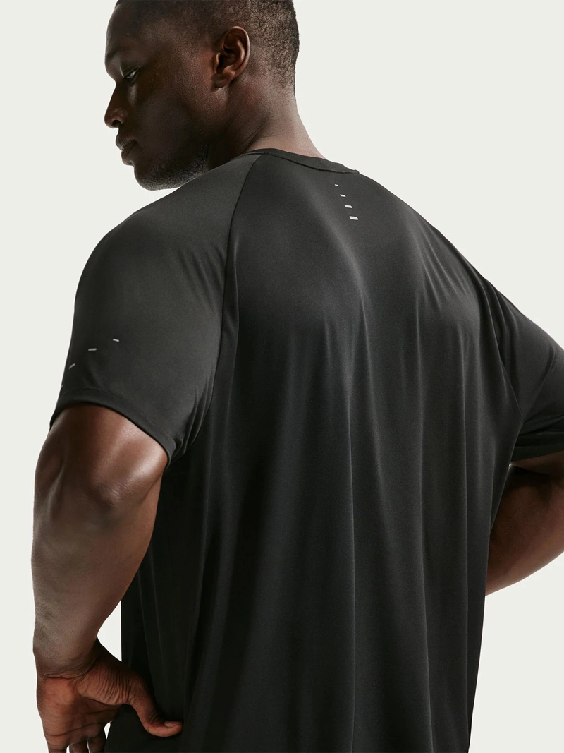 POLERA RUNNING HOMBRE NIKE STRIDE NEGRO - 3