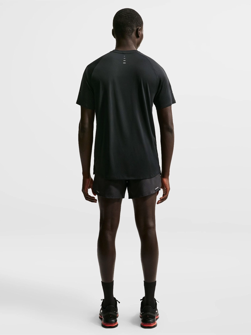 POLERA RUNNING HOMBRE NIKE STRIDE NEGRO - 6