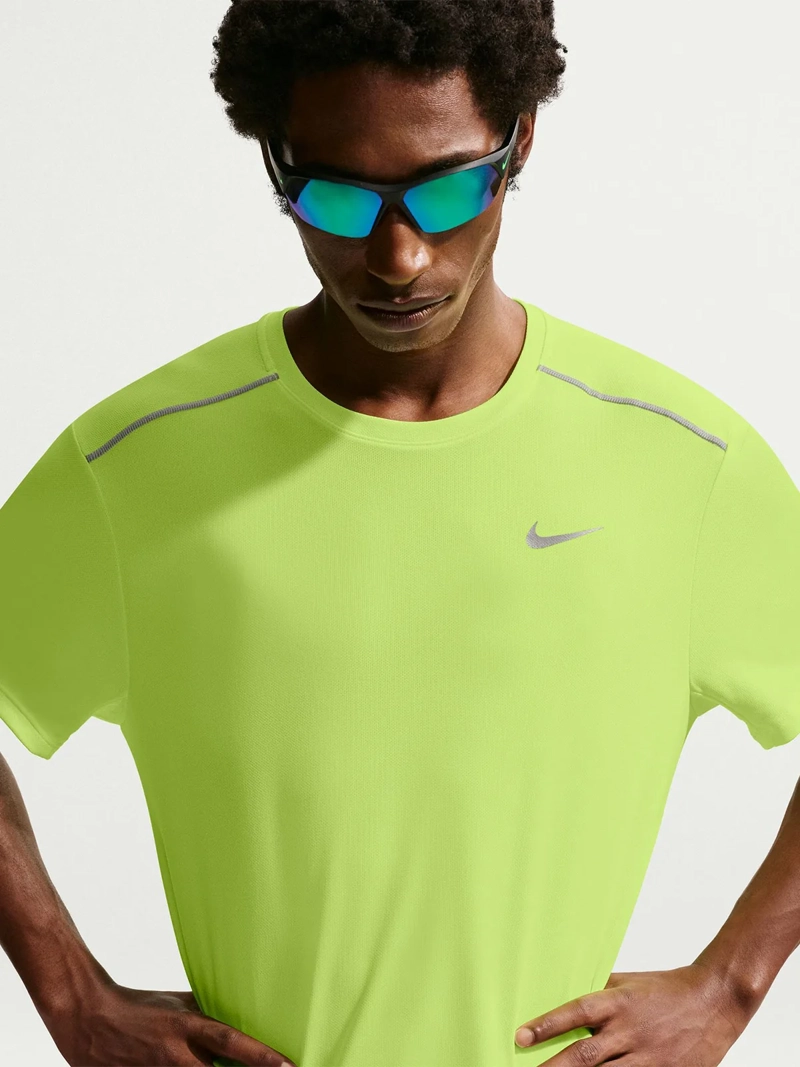 POLERA RUNNING HOMBRE NIKE MILER AMARILLO - 1
