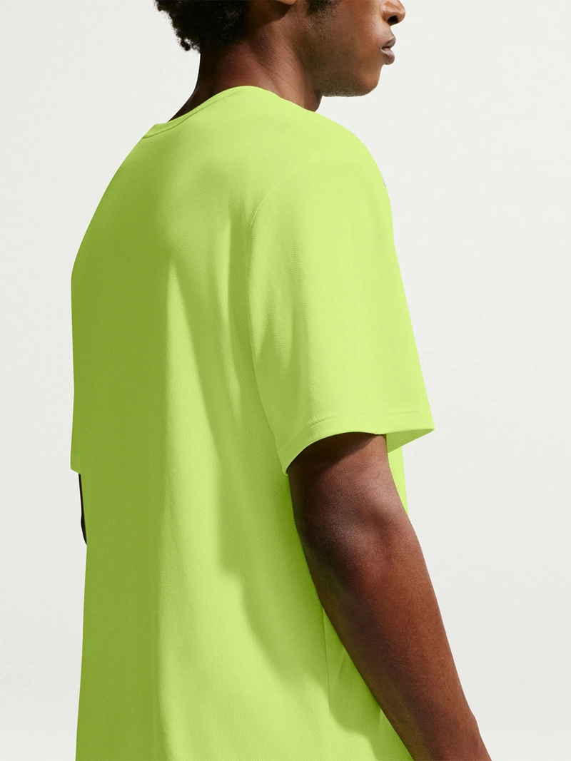 POLERA RUNNING HOMBRE NIKE MILER AMARILLO - 2