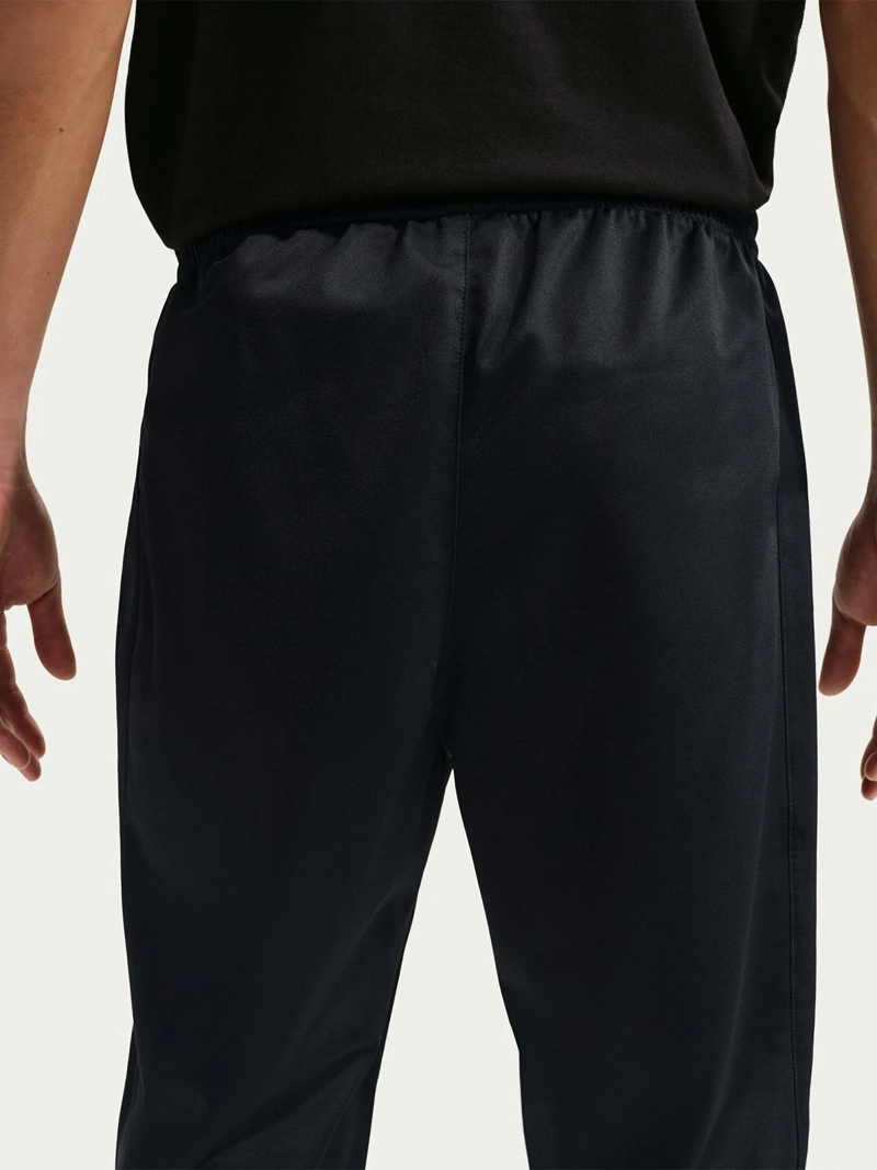 CONJUNTO HOMBRE NIKE WINDRUNNER NEGRO - 2
