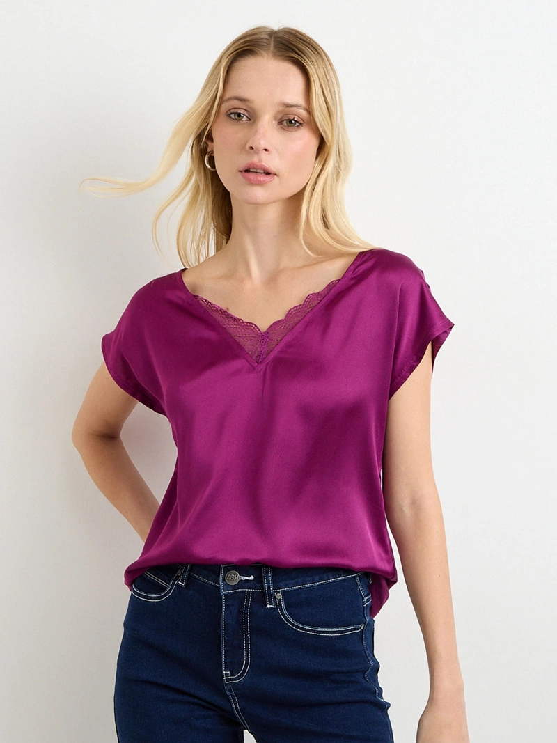 POLERA MUJER ASH ESCOTE EN V HOMBRO CAÍDO ENCAJE