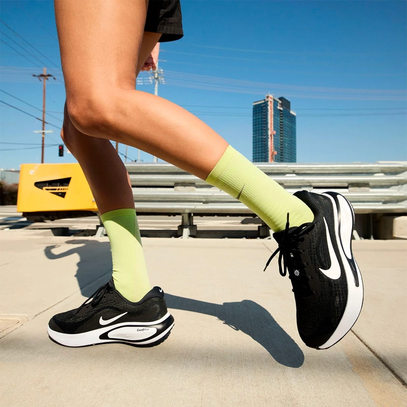 ZAPATILLAS MUJER NIKE RUNNING NEGRO JOURNEY RUN - 8
