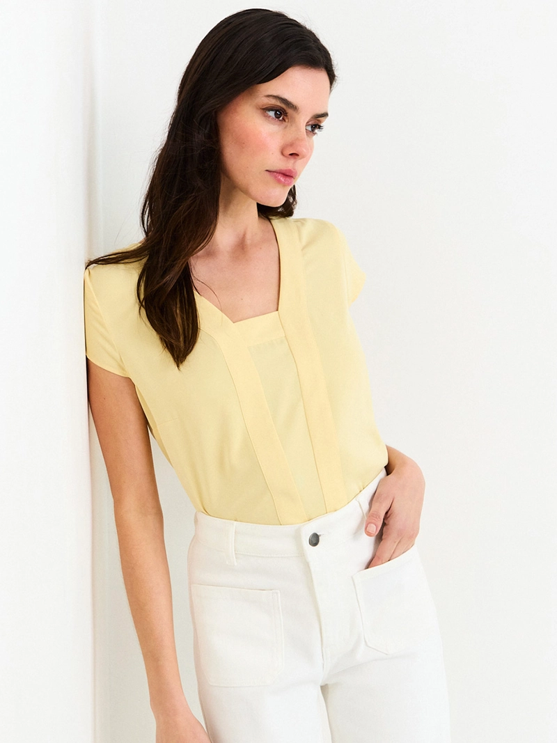 BLUSA MUJER ASH ESCOTE EN V MANGA CORTA - 1